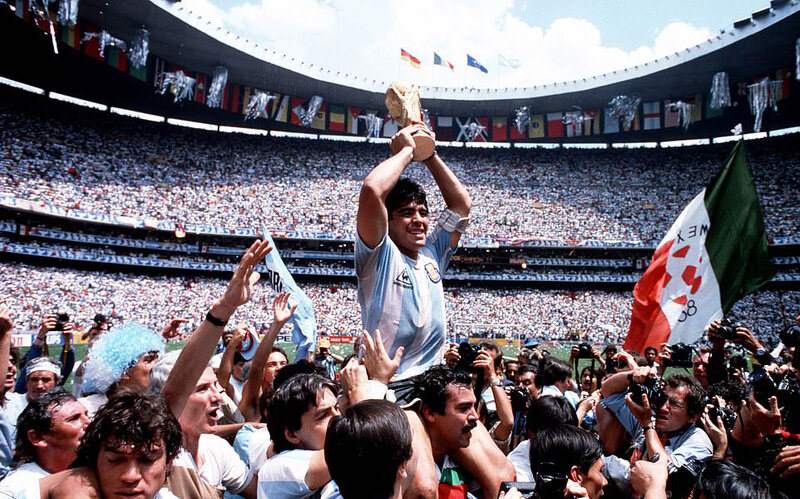Maradona vô địch World Cup máy lần - CLB đồng hành